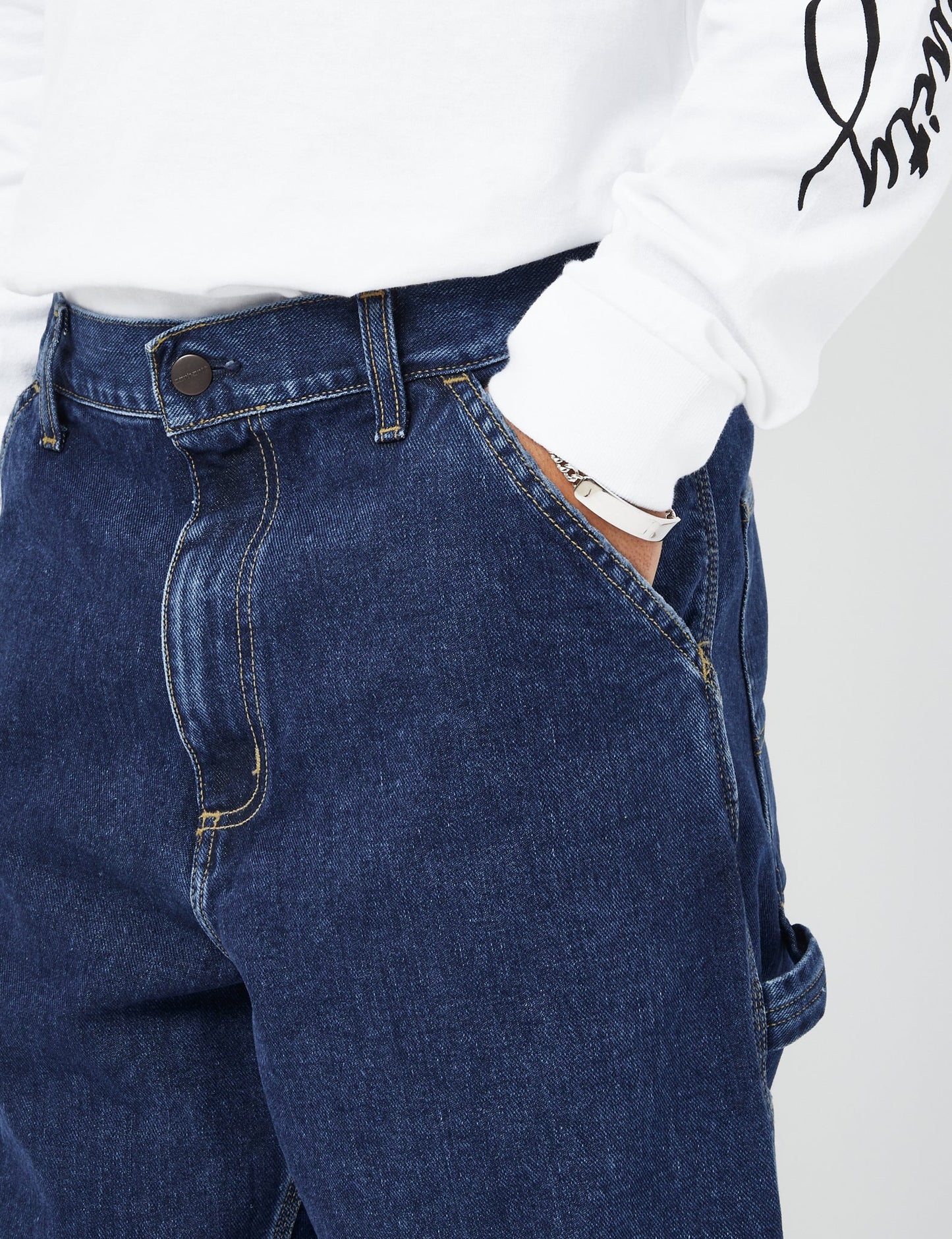 Einzelne Knie-Jeans (Relaxed Fit) – Blau