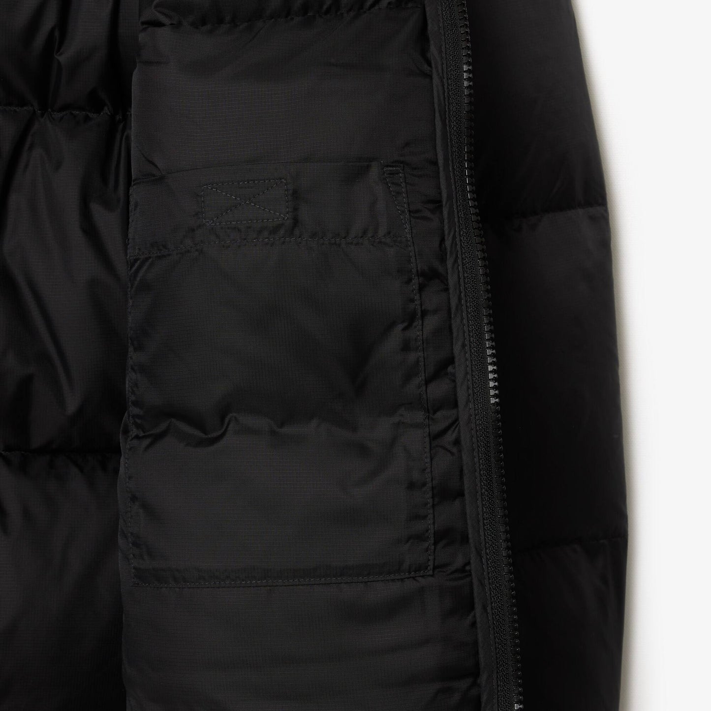 Kurze wasserabweisende Kapuzen-Steppjacke